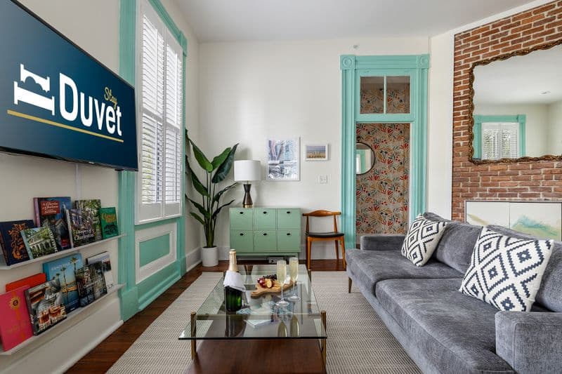 Mint-to-Be: Authentic Rhythm of Charleston Living