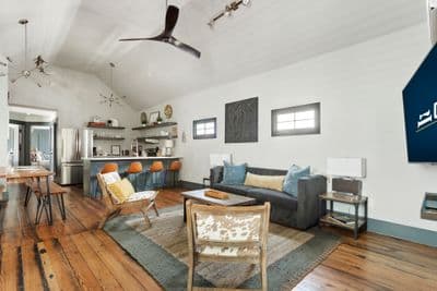 Precious Gem - Suite B | Blocks from King St