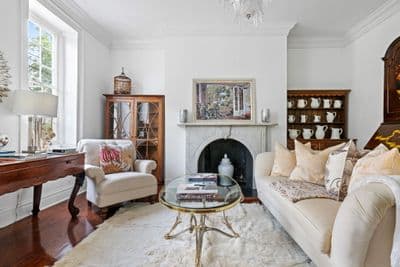 The Mary Scott Suite In the Heart of Charleston