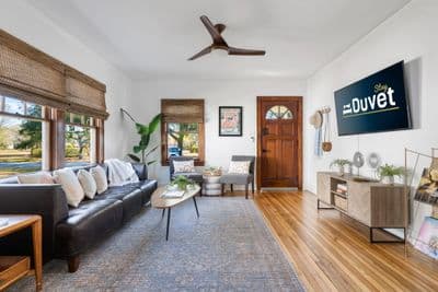 Lotus Petal: Tranquil Space in Park Circle