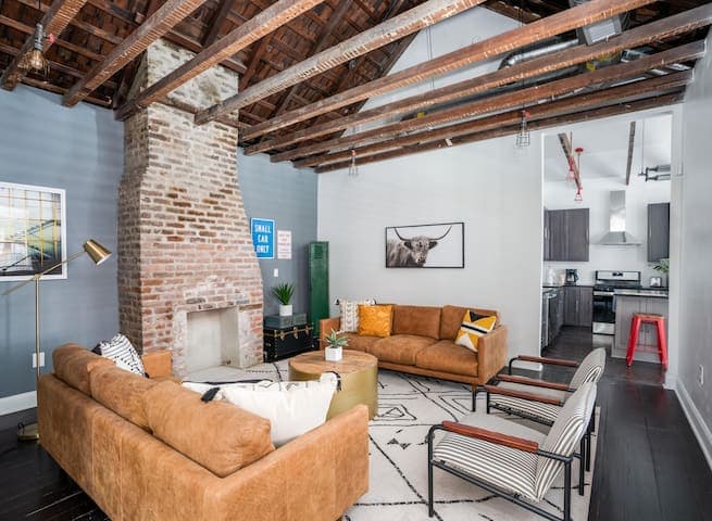 The Wilborn House | 5 Blocks from King Street!