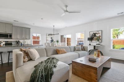 Elevate Your Stay at Lifted Up: Park Circle Haven!