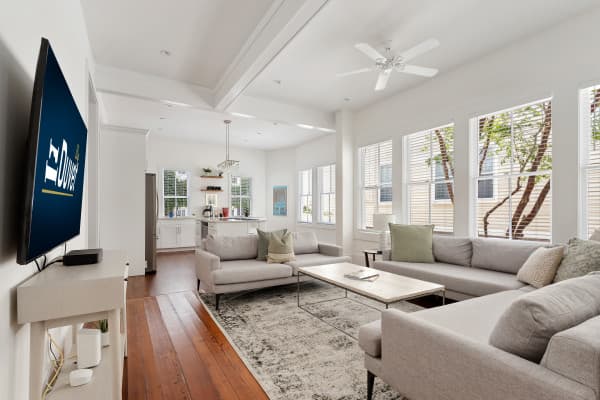 Apollo | Luxurious Escape in Downtown Charleston