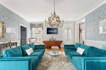 Bee & Blossom | Historic Charm