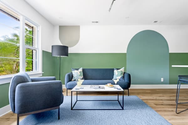 Griffin at The Quad: Stylish Haven in Park Circle