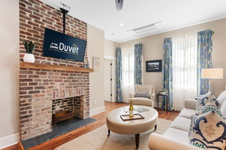 Dianna Browns Place | Historic District