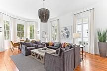 The Palmer House by StayDuvet | 2 Blocks to King! 