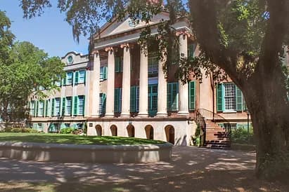 Vacation Rentals Near CofC and The Citadel
